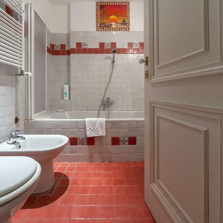 Ludovisi Holidays Apartment *